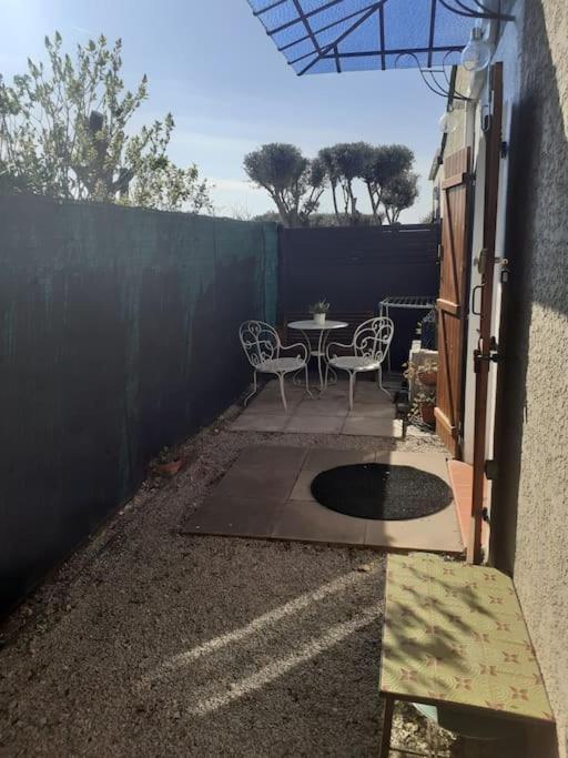 Studio- Terrasse -Place De Parking Prive Marseille Extérieur photo