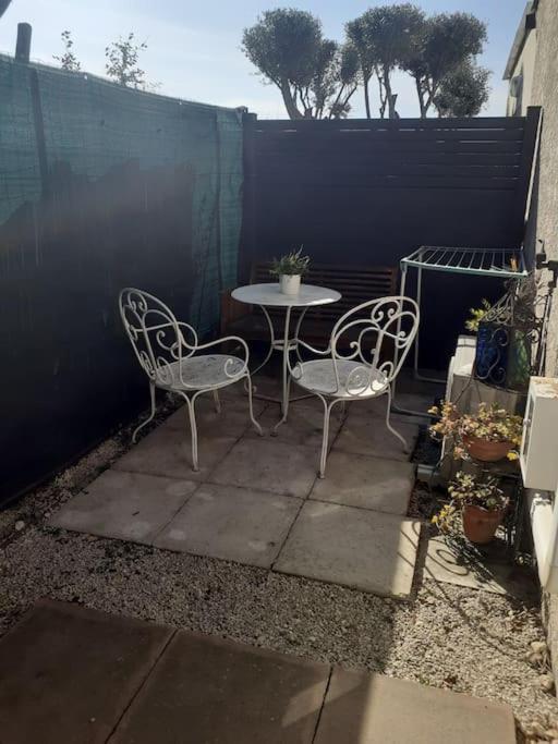 Studio- Terrasse -Place De Parking Prive Marseille Extérieur photo